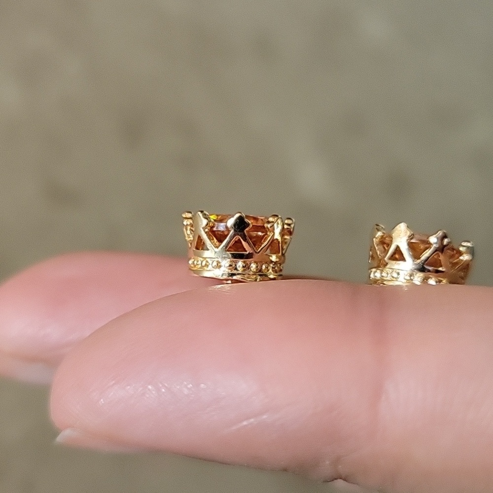 Champane Gold Earring - Picture 3 of 3
